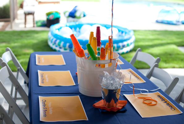 Evite-Party-Ideas-Bubble-Contributor-Party-Julie-V.-kids-table-close-up