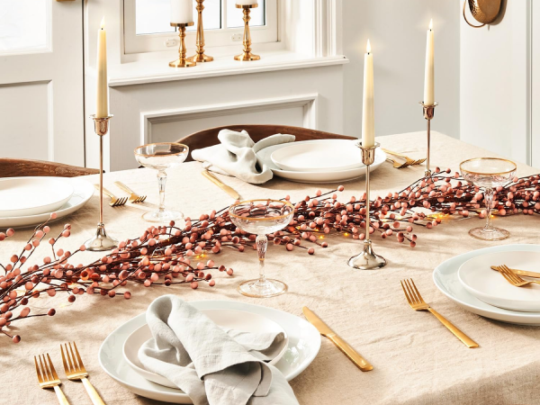 An autumnal tablescape.